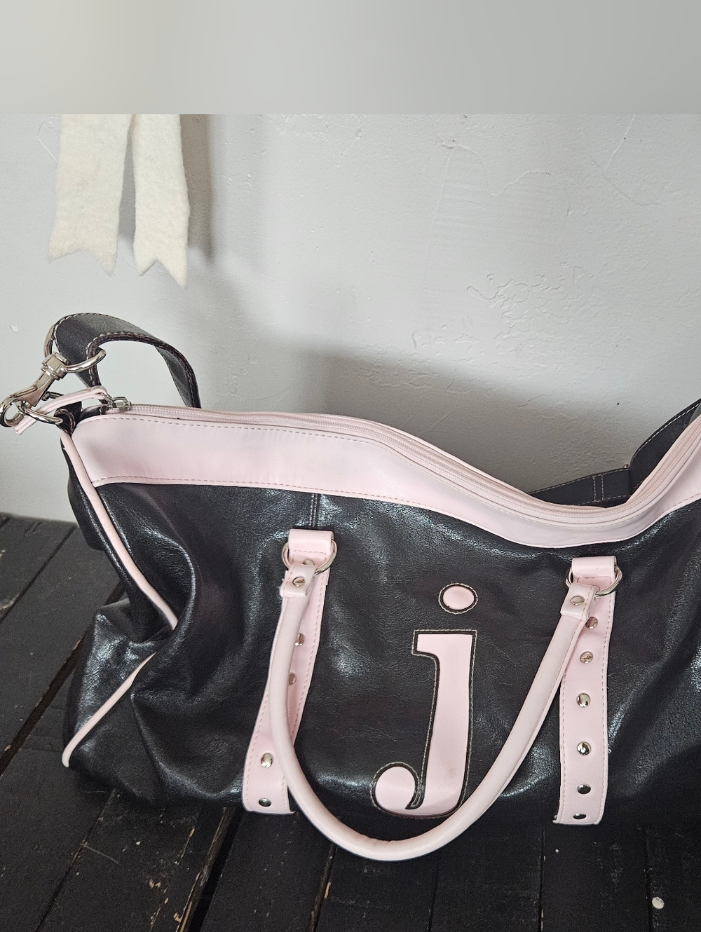 Limited Too Vintage Y2K Black Pale Baby Pink Women's Duffle Bag J Initial Letter